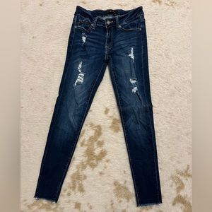 Women’s size 5/26 Kancan skinny jeans EUC